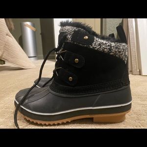 Khombu Black Snow Boots Size 6